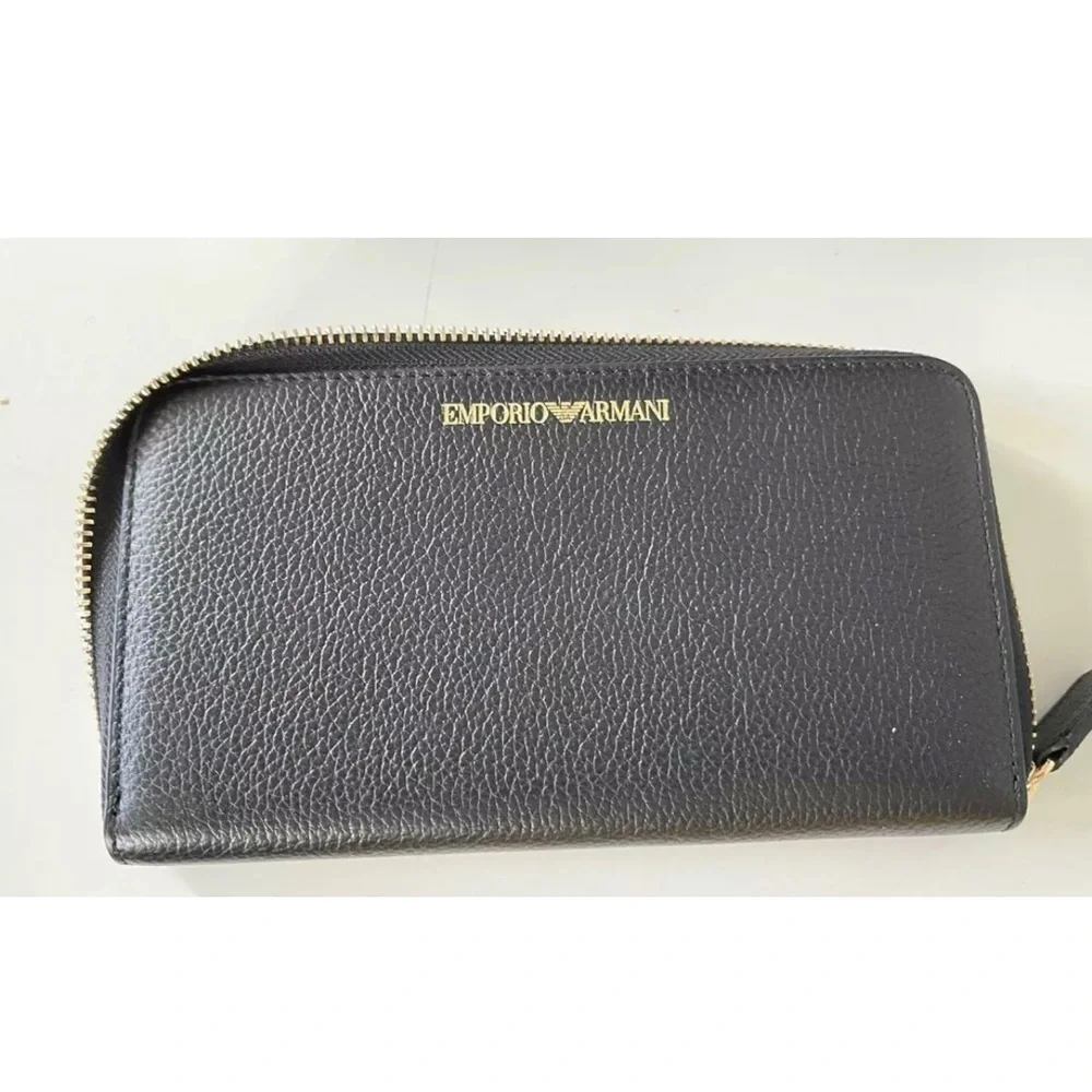 Emporio Armani Black Leather Zip Around Wallet Unisex Cervo Pebbled‎ Organizer